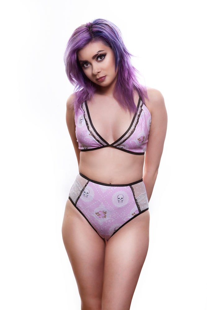 Image of Spring Skulls and Flowers Set